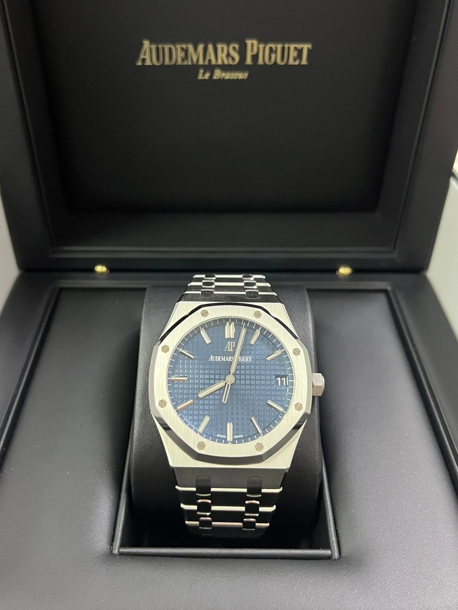 Audemars Piguet Royal Oak Selfwinding/ Stainless Steel/ Blue Dial (Ref#15500ST.OO.1220ST.01)